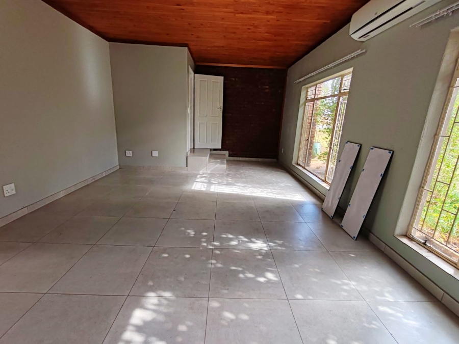 5 Bedroom Property for Sale in Miederpark North West